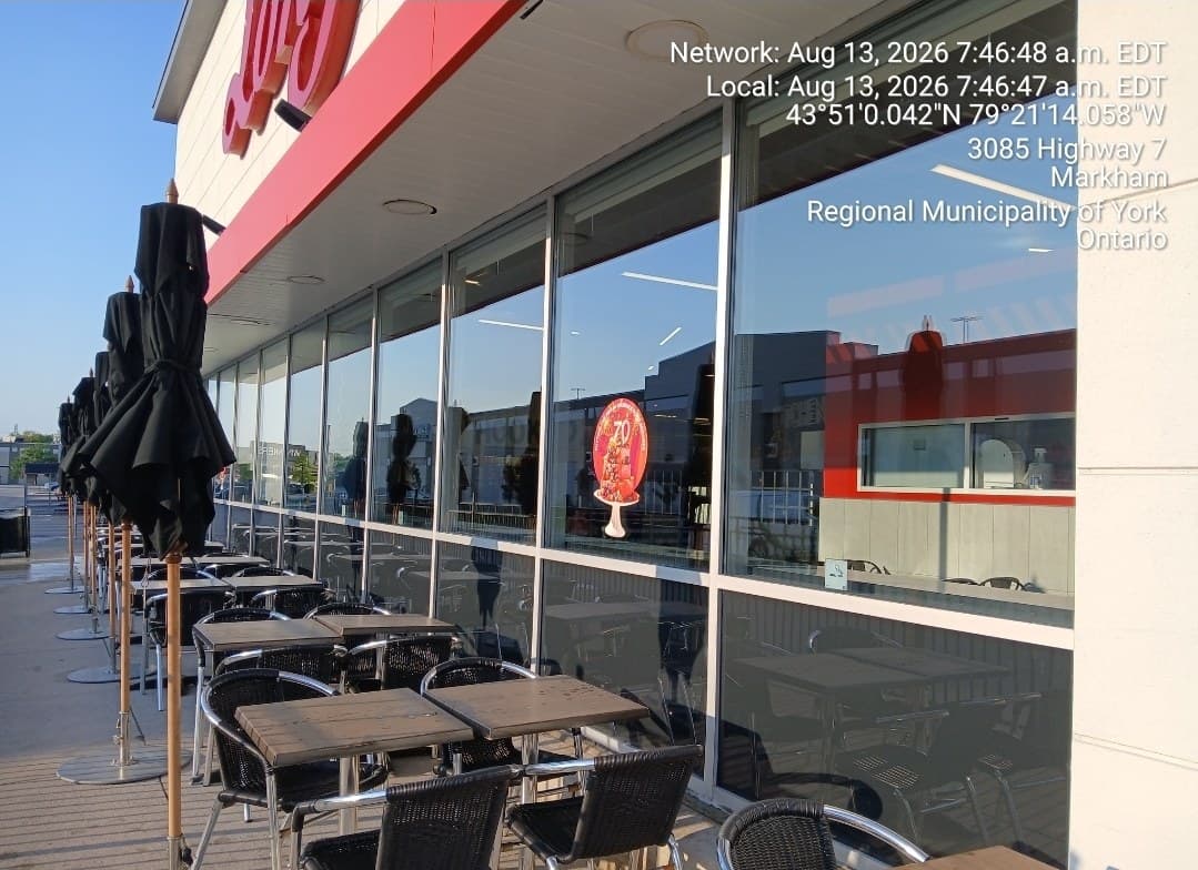 Patio dining windows cleaned to a streak-free finish